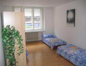 F2 Hostel