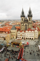 Pâques sur la Place de la Vieille Ville de Prague
