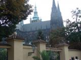 Descendant le Château de Prague après 20 minutes de trajet en minibus